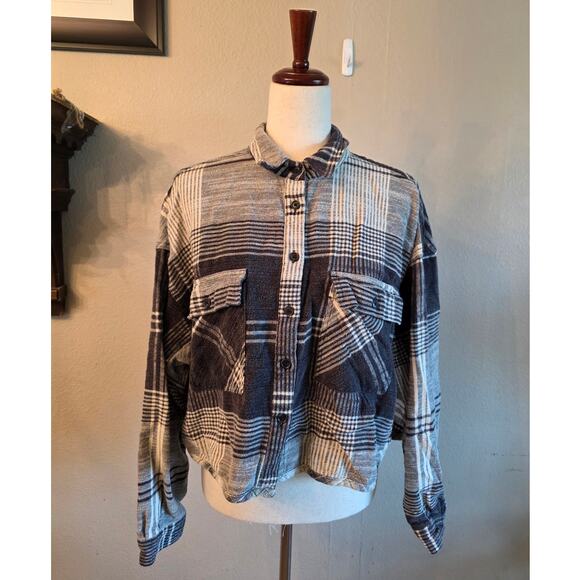 BDG Urban Outfitters Caleb Black & White Cropped Flannel Shirt SZ Large - Picture 3 of 7